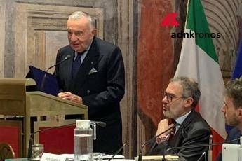 Consegnati i 'Cuomo International 2019', a Maraini e Marra quelli alla Carriera Consegnati i 'Cuomo International 2019', a Maraini e Marra quelli alla Carriera