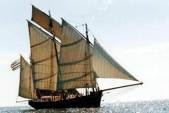 Traffici marittimi, il futuro guarda all'antico: rinasce in Francia il cabotaggio a vela nella Manica e non solo Traffici marittimi, il futuro guarda all'antico: rinasce in Francia il cabotaggio a vela nella Manica e non solo