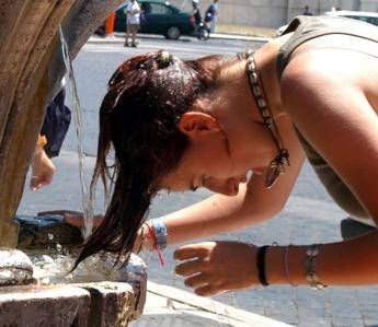 Caldo: l'afa spinge le vendite di condizionatori, incrementi a 3 cifre Caldo: l'afa spinge le vendite di condizionatori, incrementi a 3 cifre
