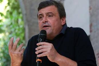 Calenda: Toni trionfalistici governo sono da campagna elettorale Calenda: Toni trionfalistici governo sono da campagna elettorale