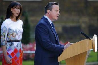 Cameron si dimette: Penso che il Paese abbia bisogno di un nuovo leader Cameron si dimette: Penso che il Paese abbia bisogno di un nuovo leader