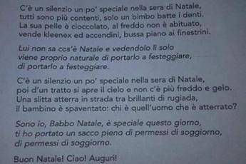 Babbo Natale Canzone.Babbo Natale Porta Permessi Di Soggiorno La Lega Insorge Contro Canzone Per Bambini