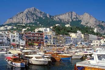 Covid, sindaco Capri: Inevitabile obbligo mascherina fino al 30 agosto Covid, sindaco Capri: Inevitabile obbligo mascherina fino al 30 agosto