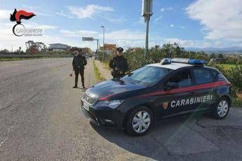 Va a convivere e il primo giorno colpisce fidanzata con 14 coltellate Va a convivere e il primo giorno colpisce fidanzata con 14 coltellate