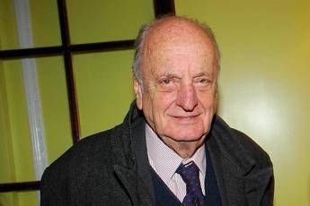 E' morto Nicola Caracciolo E' morto Nicola Caracciolo