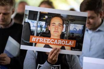 Carola è libera Carola è libera