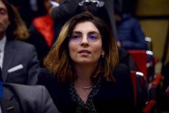 Castelli: Reddito emergenza? Dovrà essere vicino ai 500 euro Castelli: Reddito emergenza? Dovrà essere vicino ai 500 euro