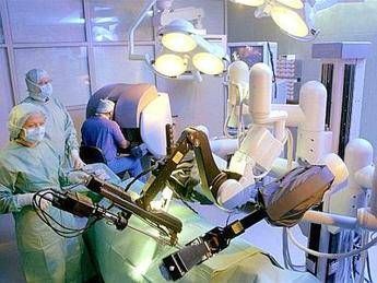 Milano, intervento record su bimbo di 2 anni malato di tumore: organi salvati da robot Milano, intervento record su bimbo di 2 anni malato di tumore: organi salvati da robot