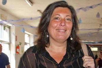 Campania, candidata M5S: Centrodestra disperato se mette dinosauri col fondotinta Campania, candidata M5S: Centrodestra disperato se mette dinosauri col fondotinta