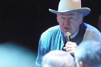 Addio a Roy Clark, star del country Addio a Roy Clark, star del country