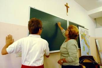 Bussetti: Il crocifisso? Giusto che sia nelle aule Bussetti: Il crocifisso? Giusto che sia nelle aule