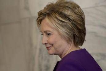 Hillary Clinton: Trump? Tornado umano corrotto