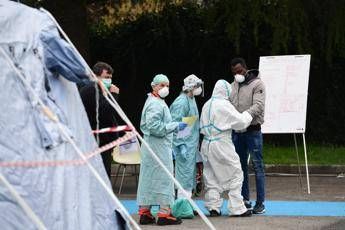 Coronavirus, Rezza (Iss): Contagiosi da giorno prima dei sintomi Coronavirus, Rezza (Iss): Contagiosi da giorno prima dei sintomi