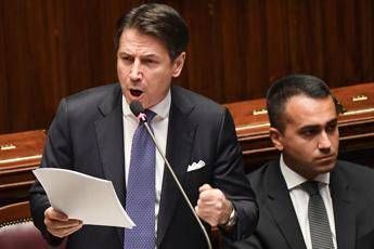 Conte replica alla Lega, bagarre in Aula