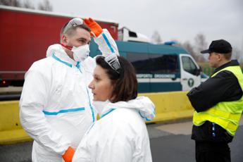 Coronavirus, Danimarca e Polonia chiudono confini