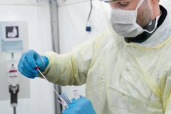 Coronavirus Lombardia, Galli: Numero positivi 5-10 volte più alto Coronavirus Lombardia, Galli: Numero positivi 5-10 volte più alto
