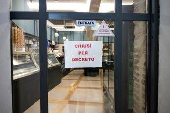Coronavirus, le nuove misureRicciardi: Guerra lunga, fino all'estate Coronavirus, le nuove misureRicciardi: Guerra lunga, fino all'estate