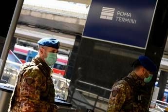 Coronavirus, Raggi vuole ‘stretta’ su controlli a Termini e Tiburtina Coronavirus, Raggi vuole ‘stretta’ su controlli a Termini e Tiburtina