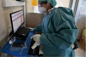 Coronavirus, Ordini medici: Test a tutti gli operatori Coronavirus, Ordini medici: Test a tutti gli operatori