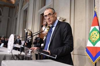 Cottarelli: Fiducia o voto dopo agosto Cottarelli: Fiducia o voto dopo agosto
