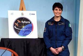 Cristoforetti orgoglio dell'Italia, Mattarella all'Esa parla con l'astronauta Cristoforetti orgoglio dell'Italia, Mattarella all'Esa parla con l'astronauta