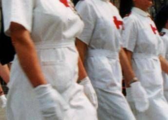 Crocerossine vessate e senza gradi, scoppia la rivolta Crocerossine vessate e senza gradi, scoppia la rivolta