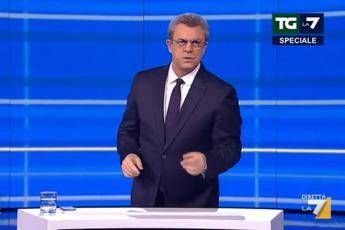Crozza-Mentana senza voce: Parlo come Paperino o Donald trans /Video Crozza-Mentana senza voce: Parlo come Paperino o Donald trans /Video