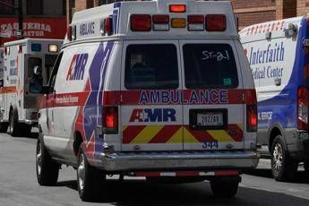 Coronavirus, a New York record di vittime: 799 morti in un giorno Coronavirus, a New York record di vittime: 799 morti in un giorno