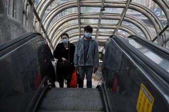 Coronavirus, in Cina un morto e 42 nuovi casi