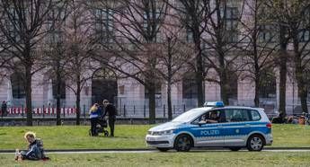 Coronavirus, in viaggio per l'Europa in auto: arrestata coppia francese Coronavirus, in viaggio per l'Europa in auto: arrestata coppia francese