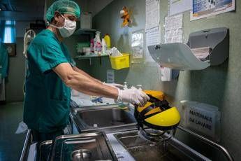 Coronavirus, in Lombardia 280 decessi nelle ultime 24 ore Coronavirus, in Lombardia 280 decessi nelle ultime 24 ore