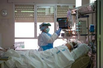 Coronavirus, in Spagna oltre 22mila morti Coronavirus, in Spagna oltre 22mila morti