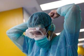 Coronavirus, salgono a 128 i medici morti in Italia Coronavirus, salgono a 128 i medici morti in Italia