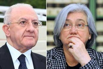 De Luca contro Bindi: Una infame, da ucciderla. Renzi: Frasi inaccettabili De Luca contro Bindi: Una infame, da ucciderla. Renzi: Frasi inaccettabili