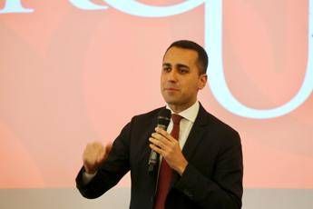 Di Maio lancia salario minimo europeo Di Maio lancia salario minimo europeo