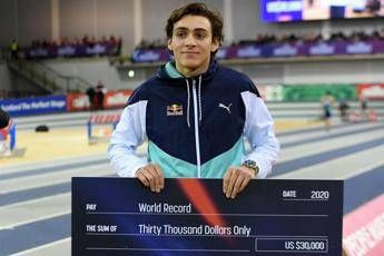 Duplantis migliora ancora record del mondo nell'asta Duplantis migliora ancora record del mondo nell'asta