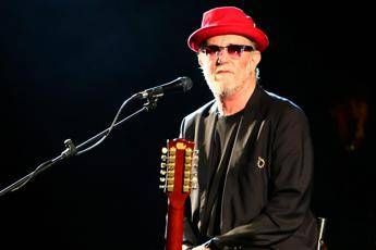 De Gregori: 30% italiani in radio? Mi sembra una stronz...! De Gregori: 30% italiani in radio? Mi sembra una stronz...!