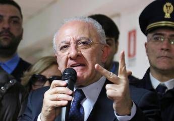 De Luca: No al Neanderthal style di Salvini De Luca: No al Neanderthal style di Salvini
