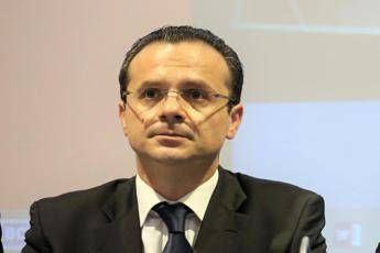 Sindaco di Messina: Repubblica delle banane, ora str... su mascherine Sindaco di Messina: Repubblica delle banane, ora str... su mascherine