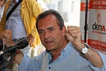 De Magistris: Ci candidiamo a politiche contro armata Salvini De Magistris: Ci candidiamo a politiche contro armata Salvini