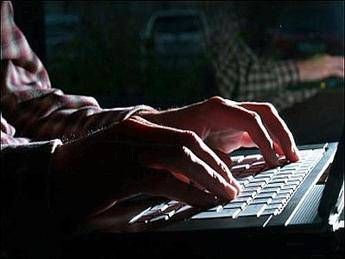 Firenze, nel 2013 6 arresti e 47 denunce per siti internet pedopornografici Firenze, nel 2013 6 arresti e 47 denunce per siti internet pedopornografici