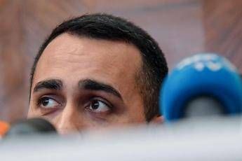 Di Maio ai suoi: Stacchiamo la spina o no?