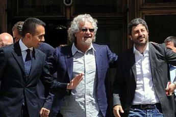 Grillo vede Di Maio e big M5S: Salvini non più credibile