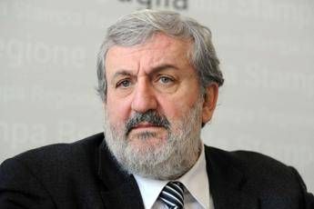 Emiliano: Disposto a cedere a Lopalco delega assessore Sanità Emiliano: Disposto a cedere a Lopalco delega assessore Sanità