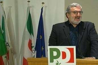 Pd, Emiliano resta: Mi candiderò alla segreteria Pd, Emiliano resta: Mi candiderò alla segreteria