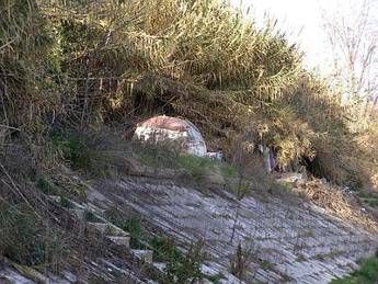 Roma, Tevere 'da vergogna': calcinacci rifiuti e mini-accampamenti Roma, Tevere 'da vergogna': calcinacci rifiuti e mini-accampamenti