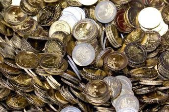 La Lituania adotta l'euro. Draghi, bene per Vilnius e l'Eurozona (Video) La Lituania adotta l'euro. Draghi, bene per Vilnius e l'Eurozona (Video)