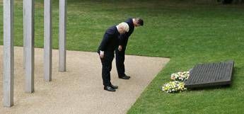 Londra ricorda gli attentati del 7 luglio 2005. Cameron: Non ci faremo intimidire Londra ricorda gli attentati del 7 luglio 2005. Cameron: Non ci faremo intimidire