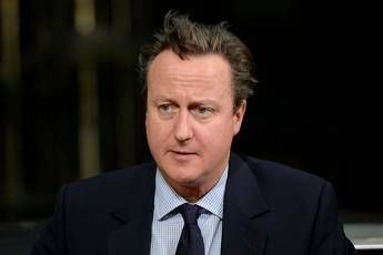Cameron ottiene Ok da governo, domani il voto sui raid in Siria Cameron ottiene Ok da governo, domani il voto sui raid in Siria