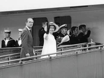 Gb, tra sobrietà e riservatezza: Elisabetta II sta per diventare la regina più longeva Gb, tra sobrietà e riservatezza: Elisabetta II sta per diventare la regina più longeva
